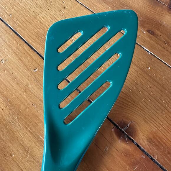 Preowned Hutzler Melamine Angled Slotted Spatula Turner Flipper Glossy Green 13" - Picture 10 of 10